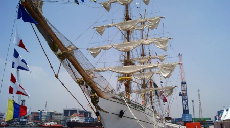 Buque escuela "Cuauhtémoc"