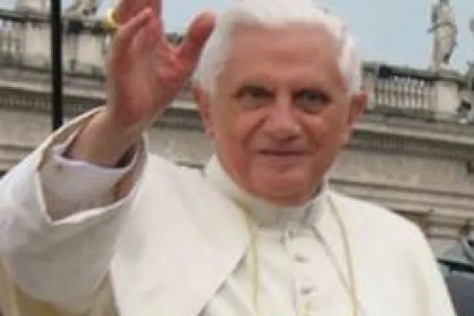 El Papa pide no relegar religión a la esfera privada