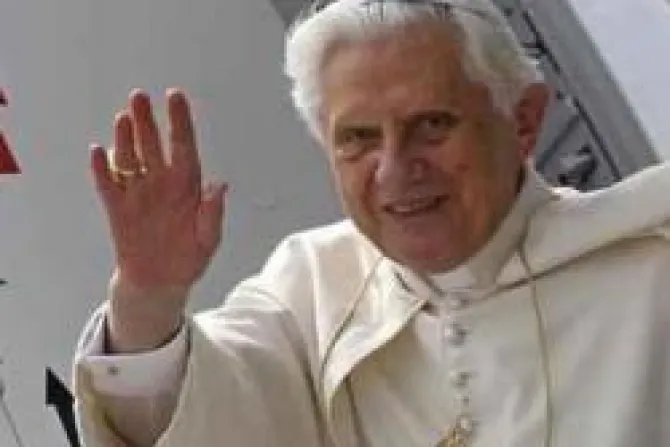 Amar a Cristo es vivir a plenitud, resalta el Papa al despedirse de Madrid