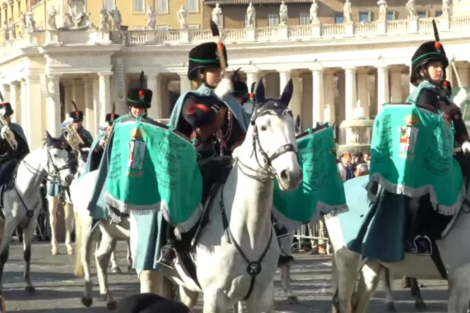 Caballos en la Plaza de San Pedro en la fiesta de San Antonio Abad.