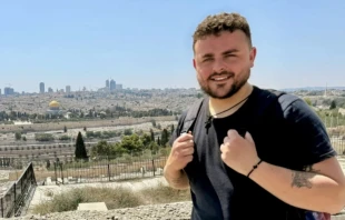 Cameron Mumford en peregrinación a Jerusalén. Crédito: Cortesía de Cameron Mumford