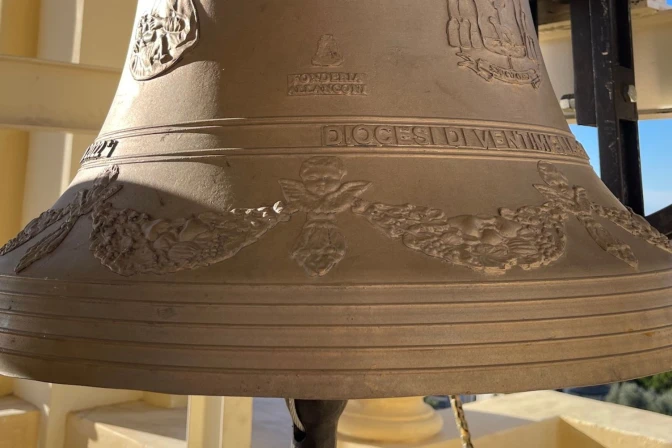 Campana de los no nacidos da voz a los niños abortados en el vientre materno