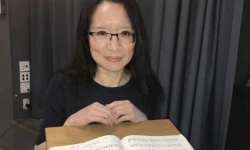 La neurocientífica Kathlyn Gan afirma que las investigaciones demuestran que la música puede ayudar a contrarrestar el deterioro cognitivo asociado al envejecimiento. |