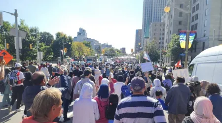 Marcha de padres de familia en Canadá