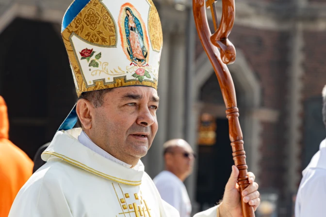 Mons. José Armando Álvarez Cano en la Basílica de Guadalupe
