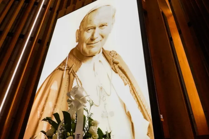 Madrid salda su "deuda" con Juan Pablo II y le dedica una capilla en la Catedral