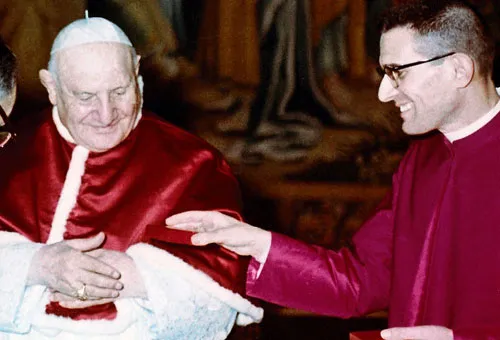 Mons. Loris Francesco Capovilla junto a Juan XXIII
