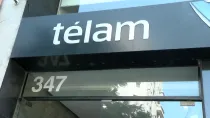 Frente de la agencia estatal Télam
