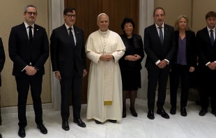 El Papa León XIV junto al presidente de la Generalidad de Cataluña, en audiencia privada. Crédito: Vatican Media.