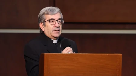 El Arzobispo de Valladolid, Mons. Luis Argüelllo.