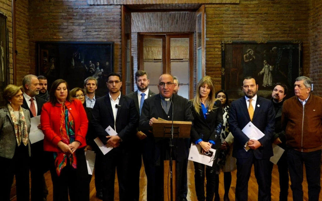 Cardenal Chomali con los precandidatos presidenciales?w=200&h=150