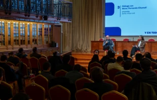 Cardenal Chomali en el Seminario "Y en todo caridad" Crédito: Arzobispado de Santiago