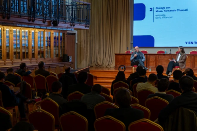 Cardenal Chomali en el Seminario "Y en todo caridad"