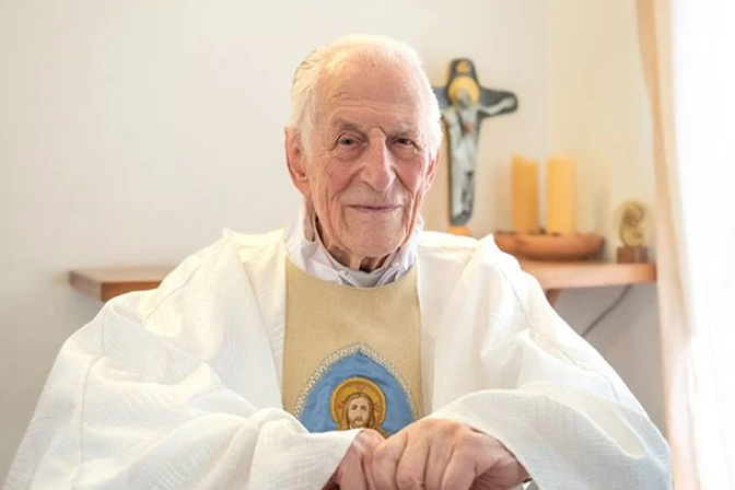 Cardenal Estanislao Karlic 08092025