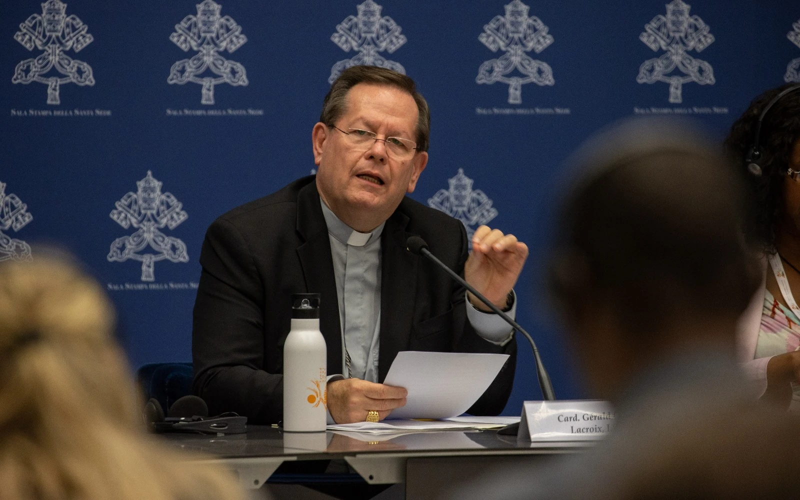 El Cardenal Gérald Cyprien Lacroix en la rueda de prensa.?w=200&h=150