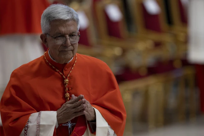 Cardenal Adalberto Martínez, Arzobispo de Asunción (Paraguay) en la Basílica de San Pedro en agosto de 2022. 04062025