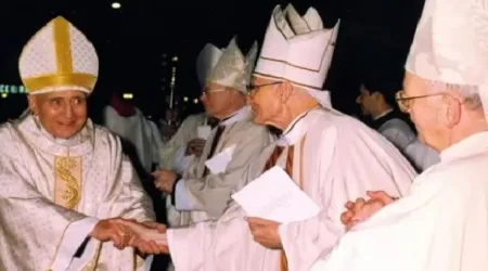 Cardenal Pironio con sus hermanos obispos