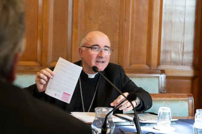 Presentación del Cardenal Sturla en la Comisión de Salud del Senado