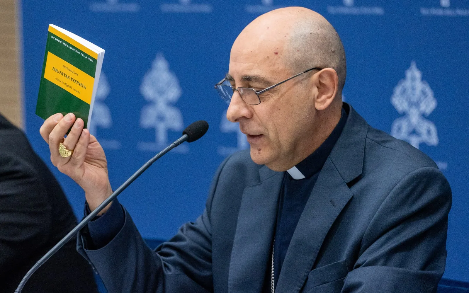 El Cardenal Víctor Manuel Fernández presenta la declaración "Dignitas Infinita" este lunes 8 de abril en Roma?w=200&h=150
