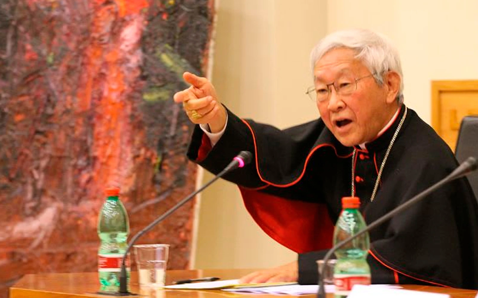 El Cardenal Joseph Zen Ze-kiun durante una conferencia de AsiaNews en la Pontificia Universidad Urbaniana de Roma el 18 de noviembre de 2014.?w=200&h=150