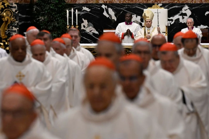 Cardenales participan en la Misa de este 8 de enero presidida por el Papa León XIV