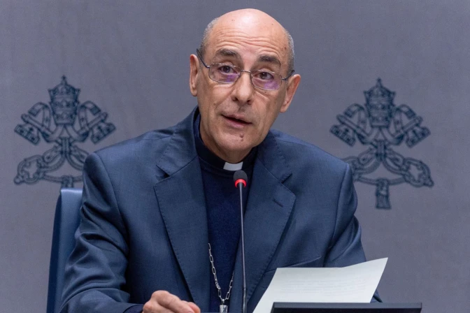 El prelado argentino durante la presentación