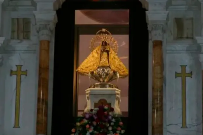 Virgen de la Caridad del Cobre en su Santuario en Cuba