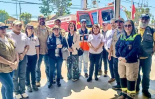 Equipo de Cáritas Chile trabaja en la ayuda humanitaria tras los incendios Crédito: Cáritas Chile