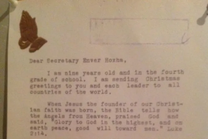 Niña de 9 años pidió en Navidad al entonces dictador ateo de Albania que rece por la paz