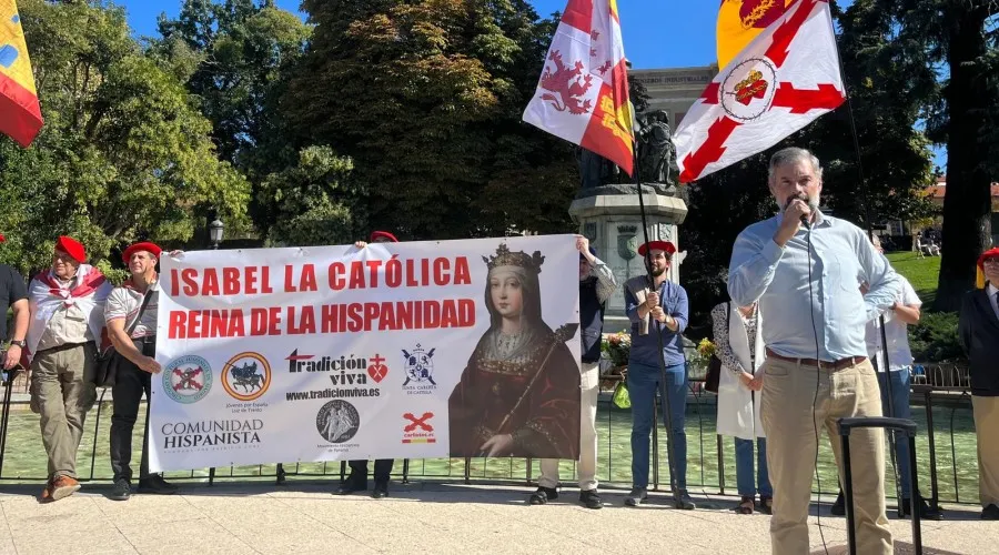 Acto de homenaje a Isabel la Católica en el día de la Hispanidad. Crédito: Enraizados?w=200&h=150