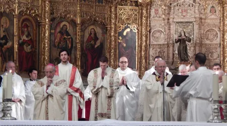 Cardenal Cañizares y miles de peregrinos se unen a celebraciones en Ávila por Santa Teresa