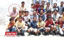 Elsa Uribe Montero y un grupo de acólitos en Pisco, Perú.