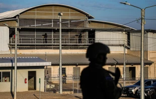 Centro de Confinamiento del Terrorismo Crédito: Secretaría de Prensa, Presidencia de la República de El Salvador.