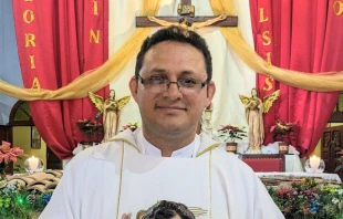 El P. Jenrry Johel Velásquez Hernández Crédito: Pastoral Juvenil - Parroquia Nuestra Señora del Carmen - Lamaní