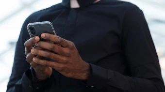 Imagen referencial de un sacerdote en redes sociales.