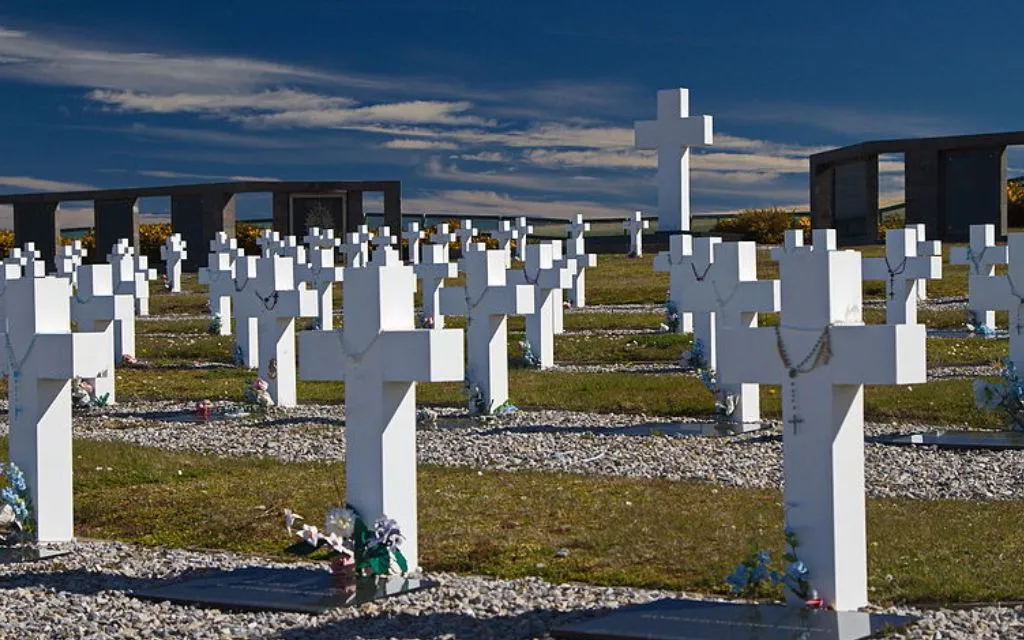 Cementerio de Darwin, donde descansan los restos de los caídos en la Guerra de Malvinas?w=200&h=150