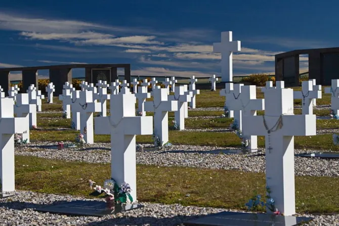 Cementerio de Darwin, donde descansan los restos de los caídos en la Guerra de Malvinas
