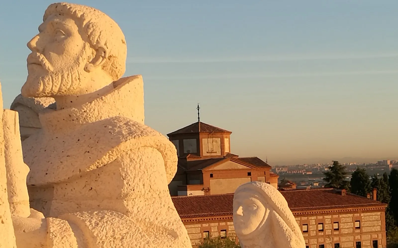 Perspectiva del convento carmelita del Cerro de los Ángeles desde el monumento al Sagrado Corazón.?w=200&h=150
