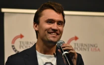 Charlie Kirk, fundador de Turning Point USA y un cristiano evangélico declarado, asesinado el 10 de septiembre de 2025, habla en un evento en Texas en 2018.