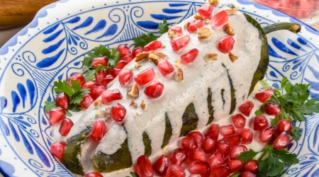 Chiles en nogada: un platillo creado por monjas para celebrar la independencia de México