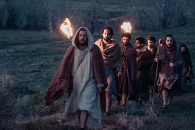 Jesús y los discípulos en la quinta temporada de "The Chosen".