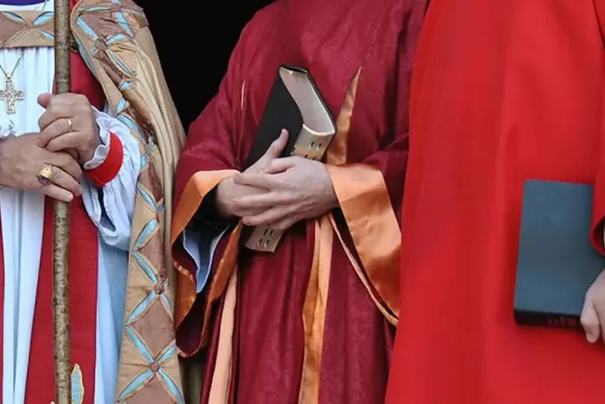 Anglicanos evalúan usar género neutro para referirse a Dios
