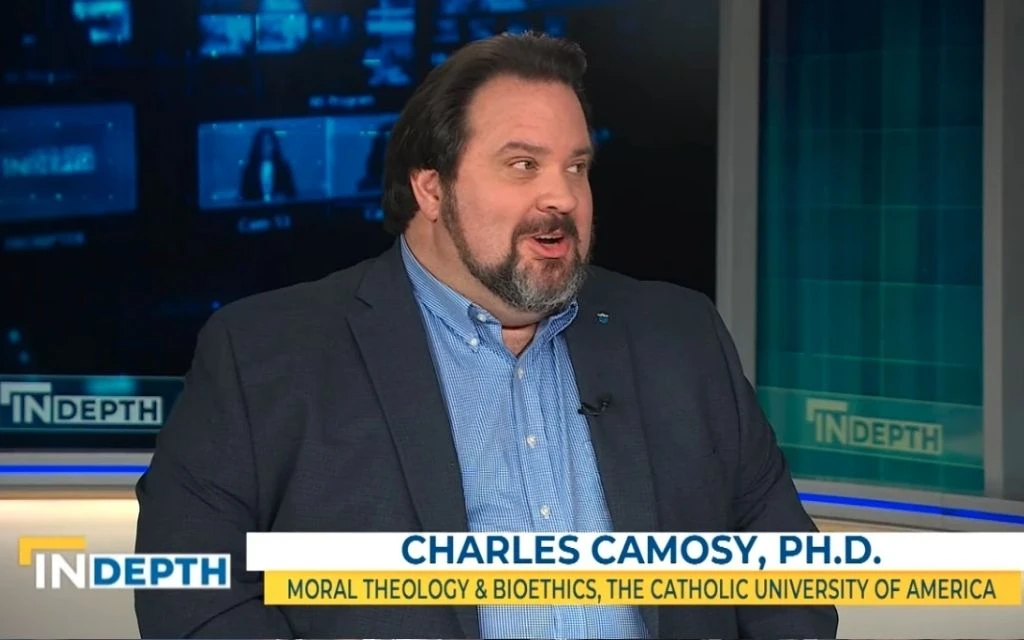El teólogo moral Charles Camosy, profesor de bioética en la Universidad Católica de América y reconocido autor, conversa con la presentadora Catherine Hadro en "EWTN News In Depth" el 15 de agosto de 2025.?w=200&h=150