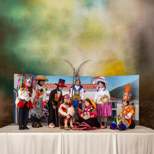 “Una estrella en Paucartambo” – Cusco. Autora: Ángela María Sierra Casanova. Técnica: Imaginería tradicional. Crédito: ICTYS