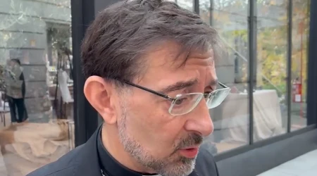 El Cardenal José Cobo atiende a los medios al término del Desayuno de Oración 2025 organizado por la ACdP.