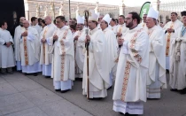 El Cardenal José Cobo, Arzobispo de Madrid, junto a sus obispos auxiliares y presbíteros de Madrid.