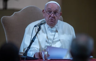 El Papa Francisco pronuncia su discurso en la Pontificia Universidad Gregoriana Crédito: Daniel Ibáñez/ EWTN News