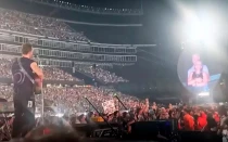 Concierto de Coldplay del 16 de julio en el Estadio Gillette en Foxborough, Massachusetts, donde se capturó un momento viral con una "kiss cam" entre dos ejecutivos.