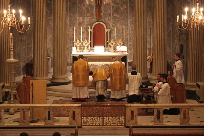 Misa tradicional en latín