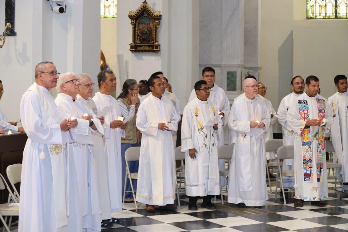 Sacerdotes de Panamá en la consagración de votos. Crédito: Arquidiócesis de Panamá
